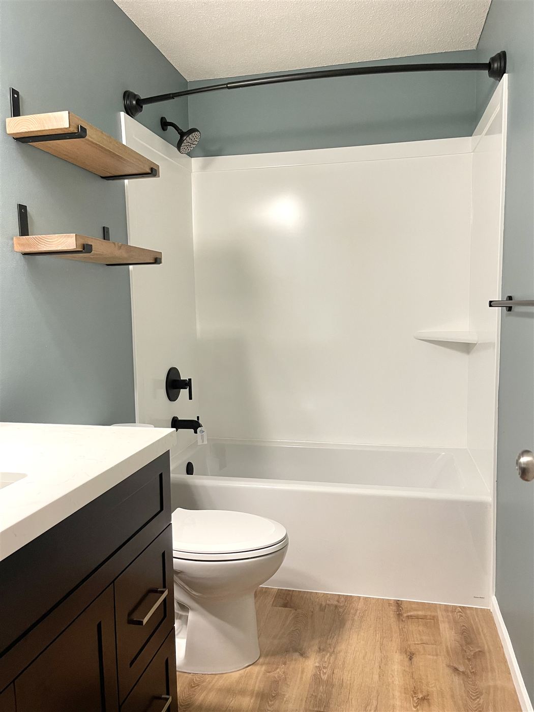 FlexStone shower surround